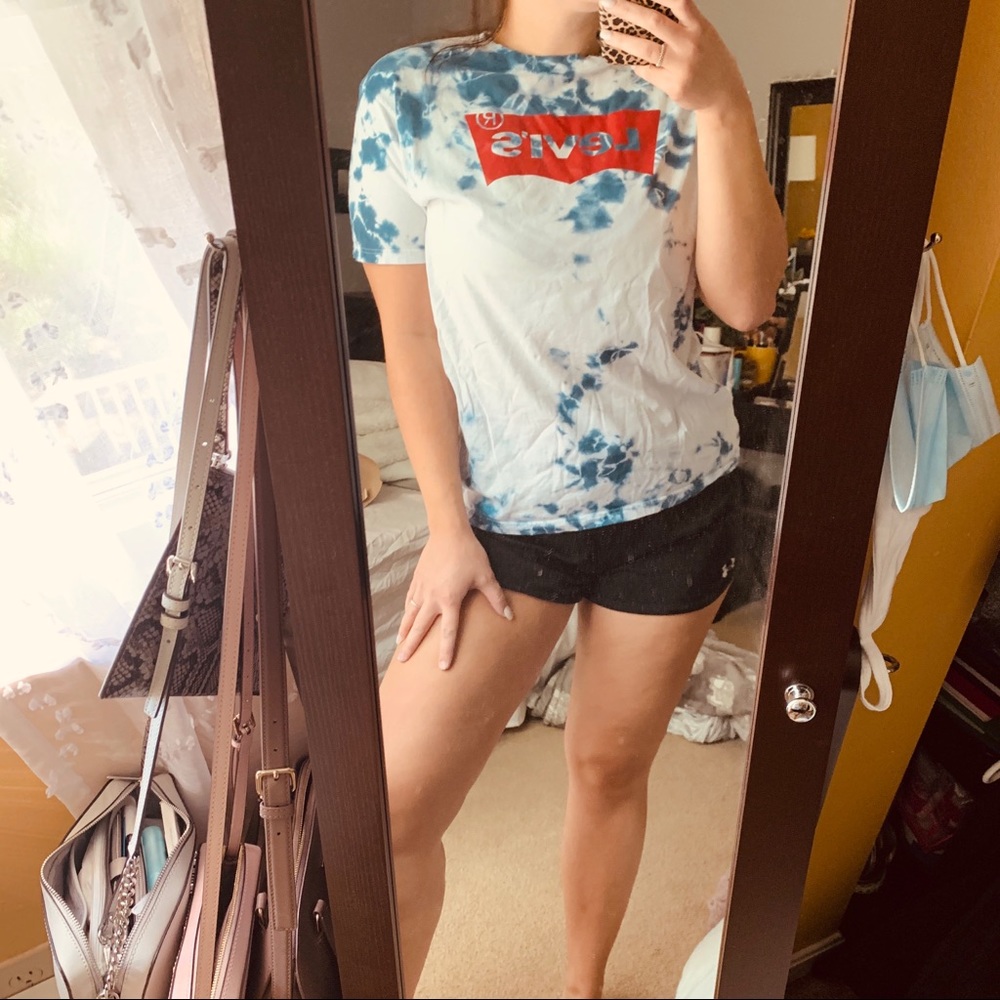NWOT Levi’s Tye Dye T-Shirt